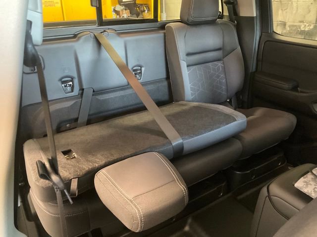 Used 2025 Nissan Frontier SV image 26