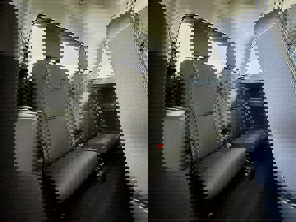 Certified 2025 Volvo XC90 B5 Core image 28