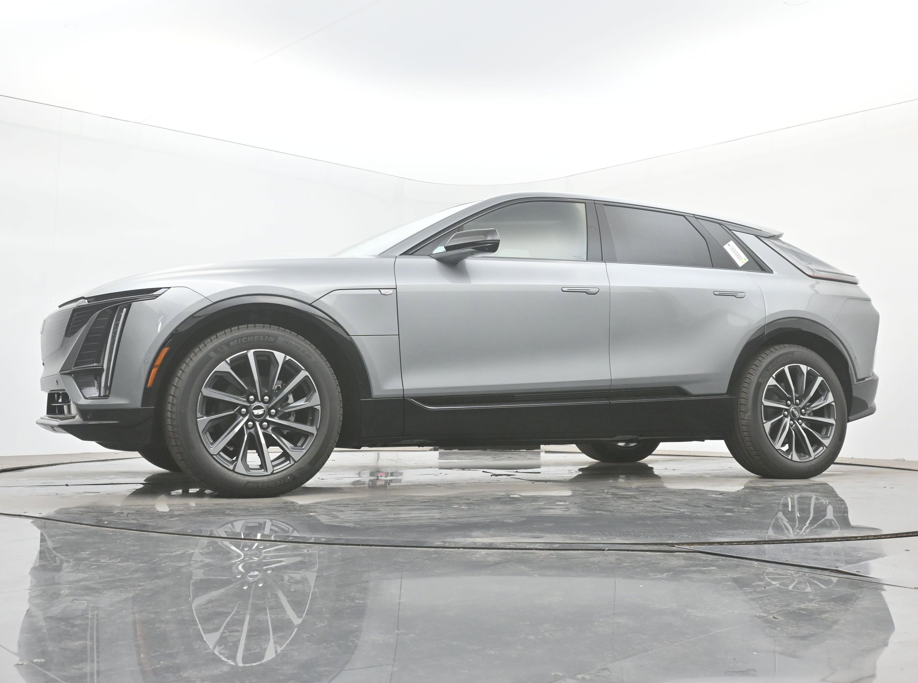 New 2026 Cadillac Lyriq Sport w/ LPO, Floor Liner Package AWD/4WD image 16