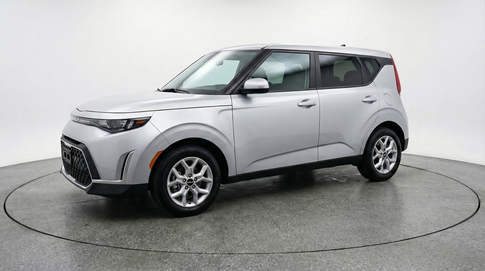 Used 2025 Kia Soul LX w/ LX Technology Package FWD image 2