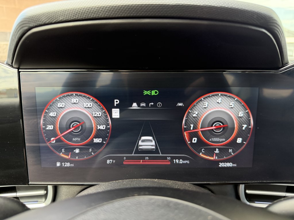 Used 2025 Hyundai Elantra Limited FWD image 17