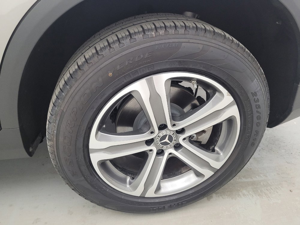 Used 2019 Mercedes-Benz GLC 300 4MATIC image 31