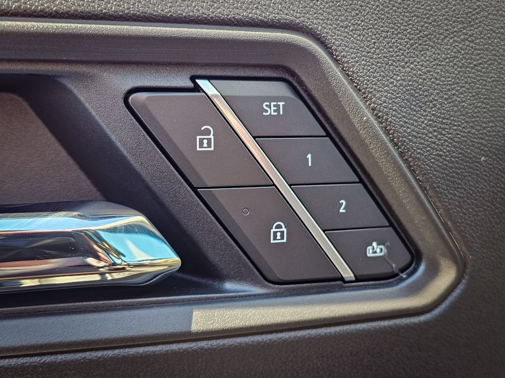 New 2026 GMC Canyon AT4 w/ Technology Plus Package AWD/4WD image 12