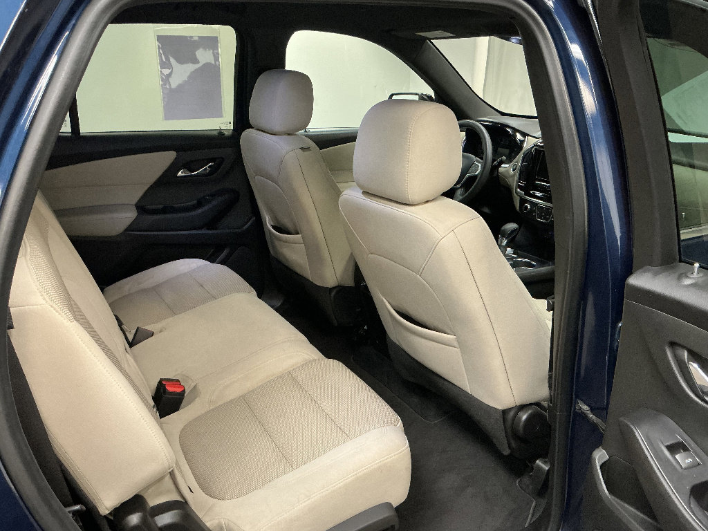 Used 2022 Chevrolet Traverse LS FWD image 34