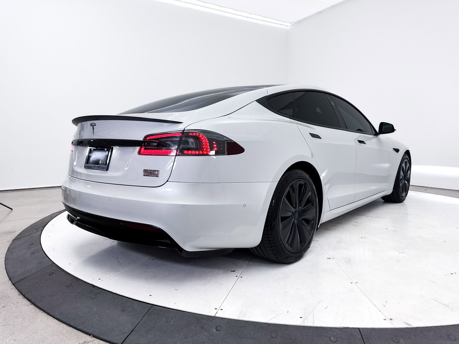 Used 2021 Tesla Model S Plaid AWD/4WD image 18