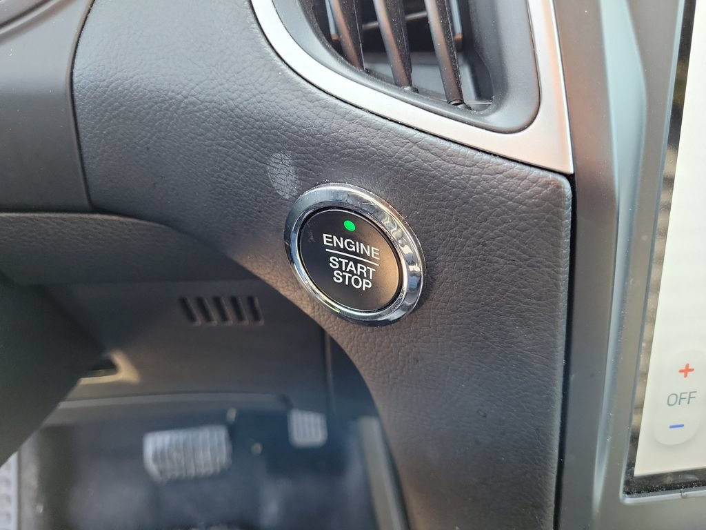 Used 2024 Ford Edge SEL AWD/4WD image 39