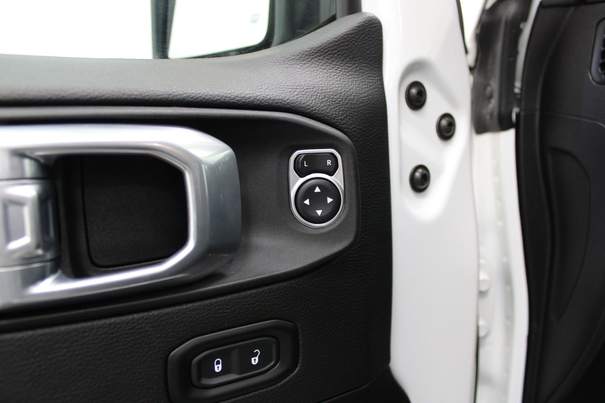 Used 2021 Jeep Wrangler Unlimited Sahara w/ Dual Top Group image 12