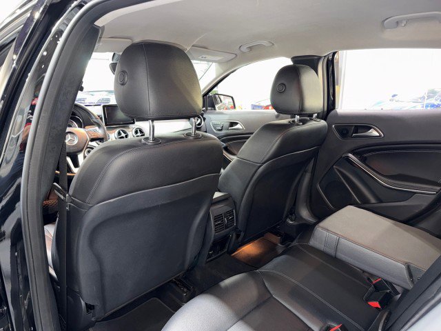 Used 2015 Mercedes-Benz GLA 250 4MATIC w/ Multimedia Package image 12