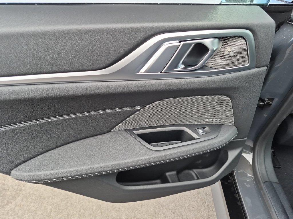New 2026 BMW i4 eDrive40 w/ M Sport Package RWD image 16