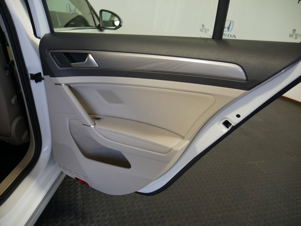 Used 2019 Volkswagen Golf Alltrack S AWD/4WD image 7