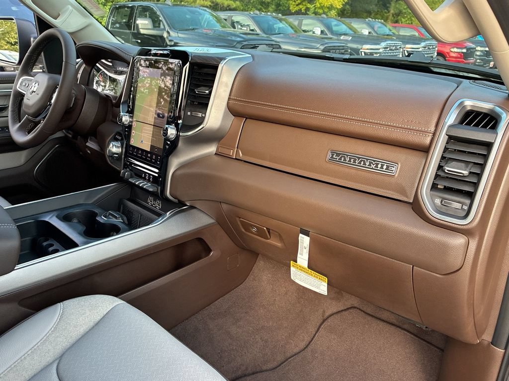 New 2027 RAM 1500 Laramie w/ Laramie Preferred Package AWD/4WD image 33