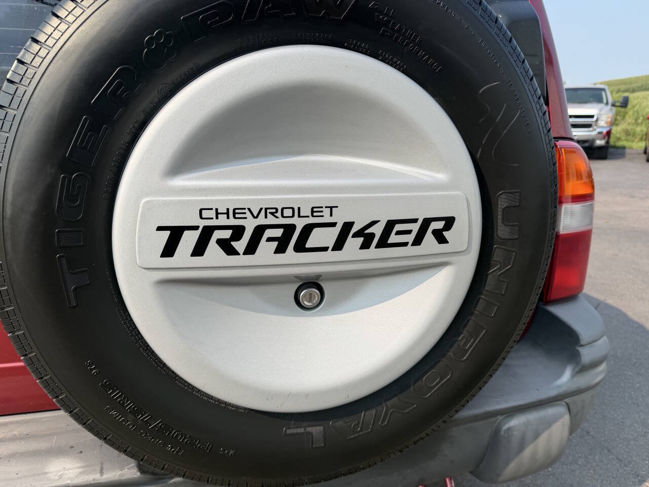 Used 2000 Chevrolet Tracker 4WD w/ Preferred Equipment Group 2 image 4
