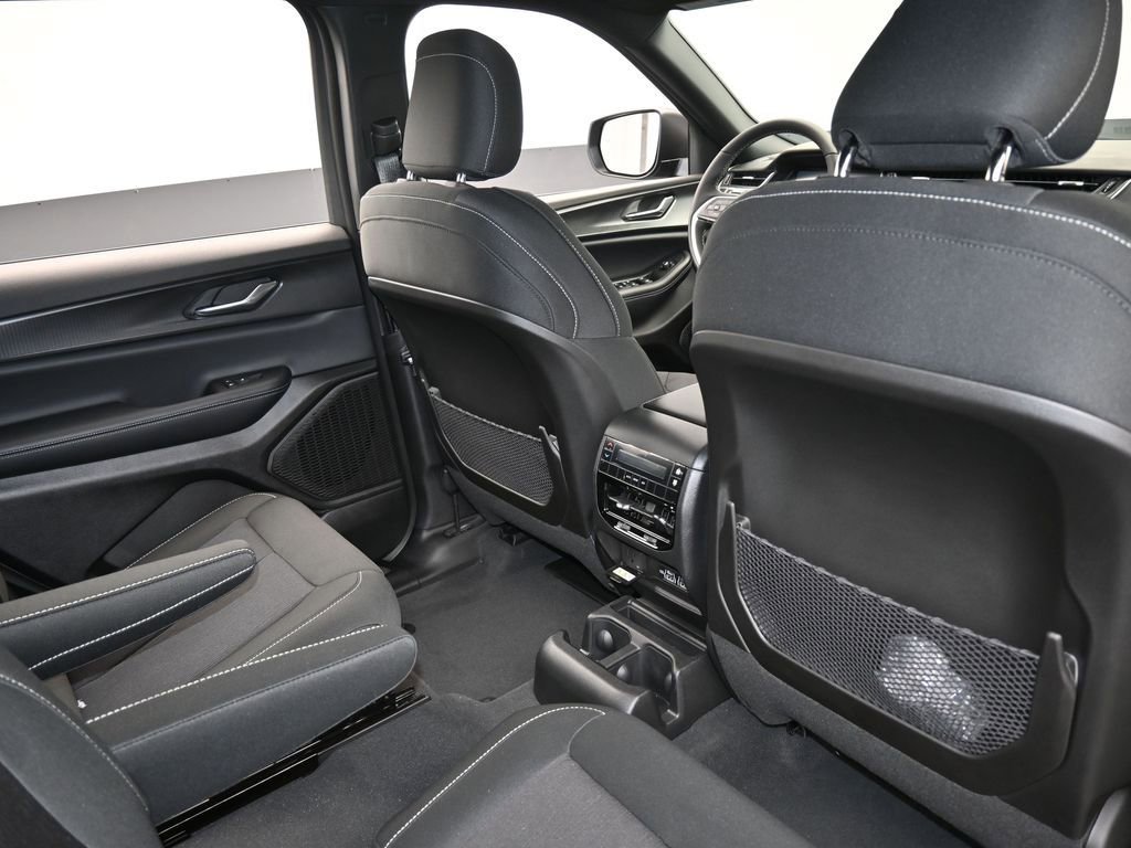 Used 2024 Jeep Grand Cherokee L Laredo w/ Luxury Tech Group I image 36