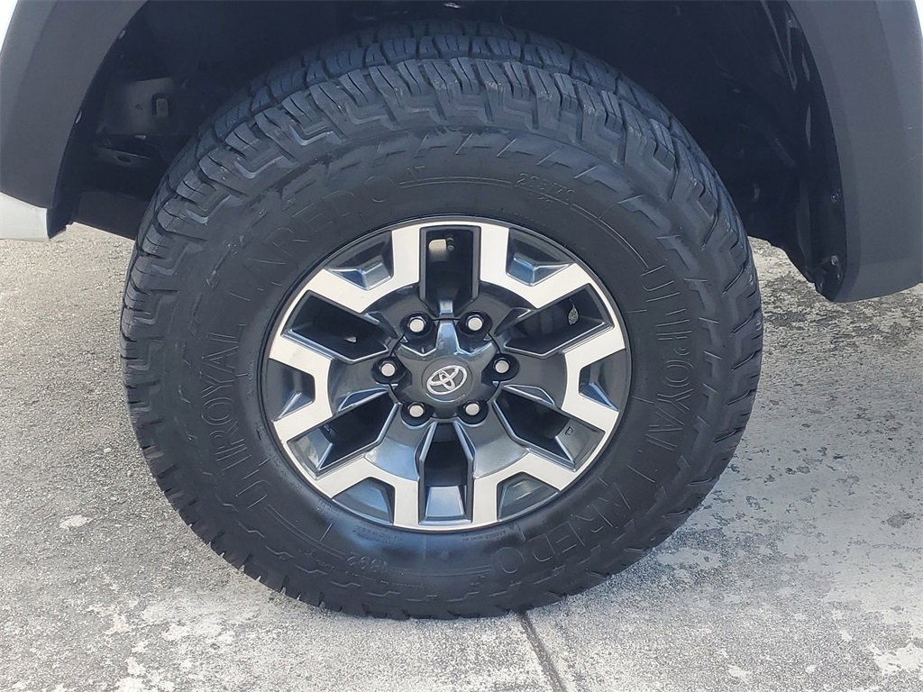 Used 2021 Toyota Tacoma TRD Off-Road image 4