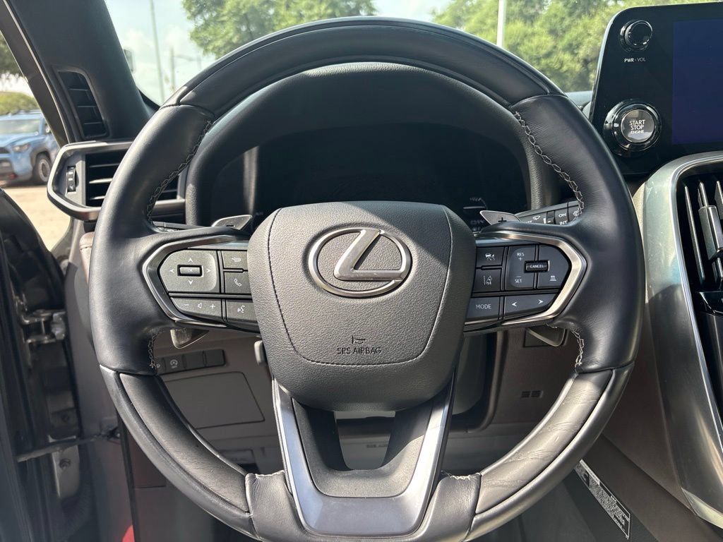 Used 2022 Lexus LX 600 4WD w/ Accessory Package (Z1) image 13