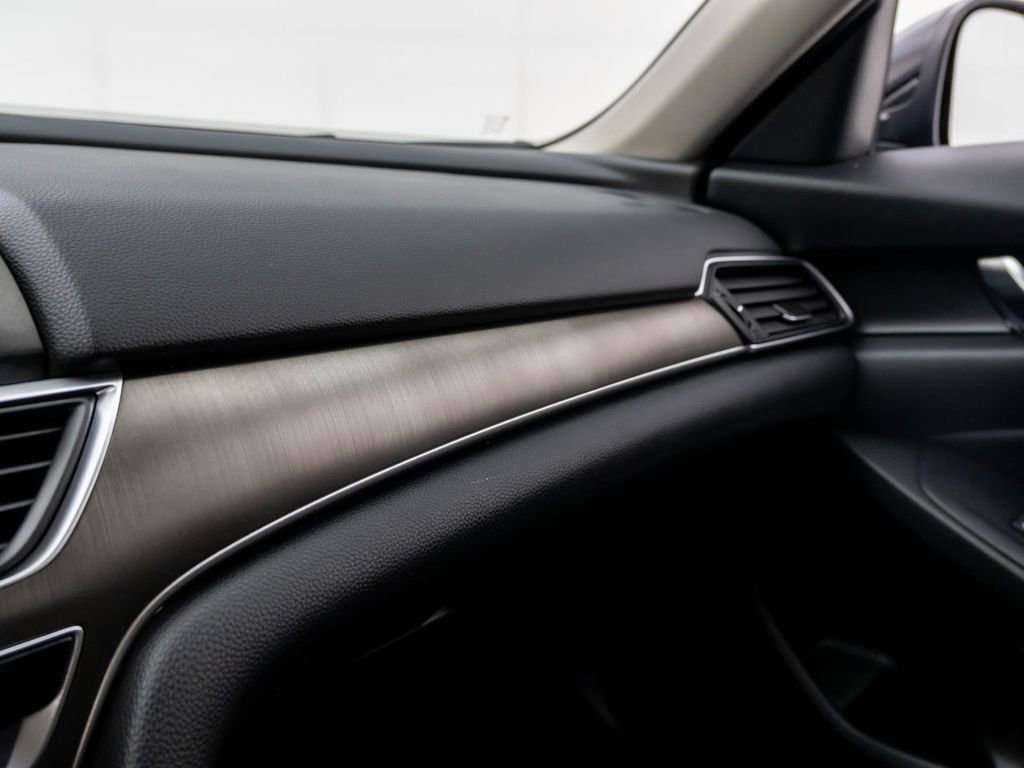 Used 2018 Honda Accord LX image 25