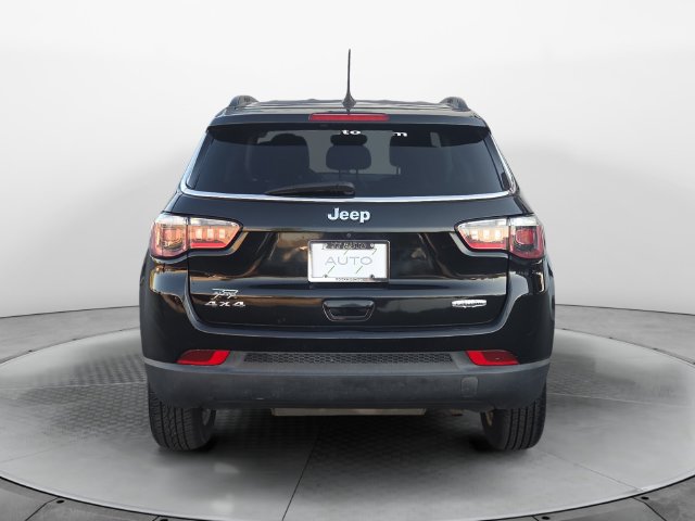 Used 2018 Jeep Compass Latitude w/ Popular Equipment Group AWD/4WD image 4