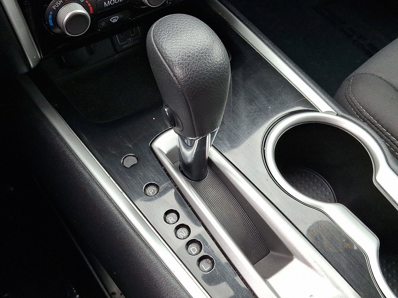 Used 2020 Nissan Pathfinder S image 16