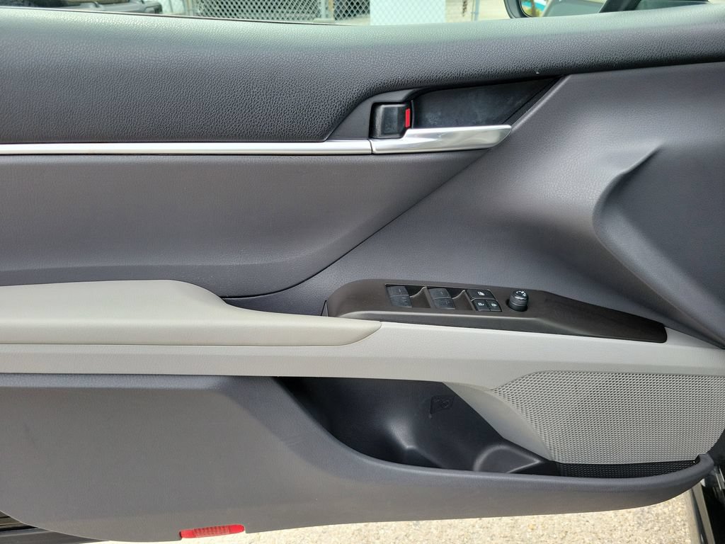 Used 2023 Toyota Camry SE FWD image 18