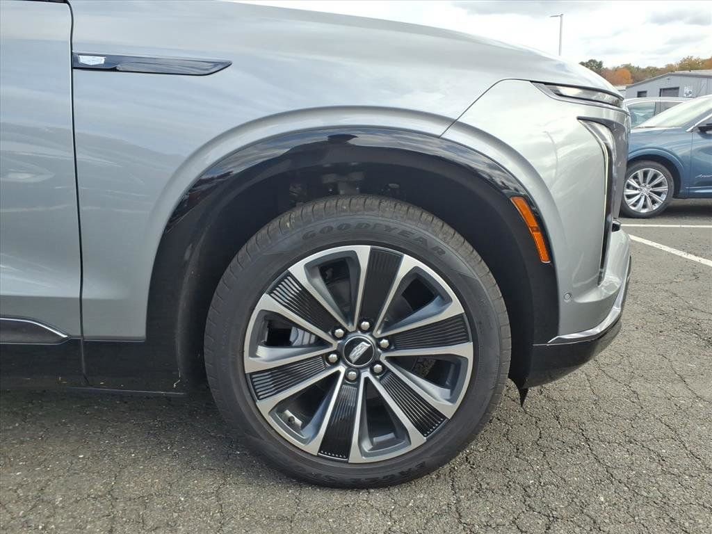 Used 2026 Cadillac Vistiq Sport w/ LPO, Floor Liner Package image 7