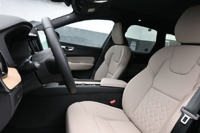 New 2027 Volvo XC60 B5 Core AWD/4WD image 10