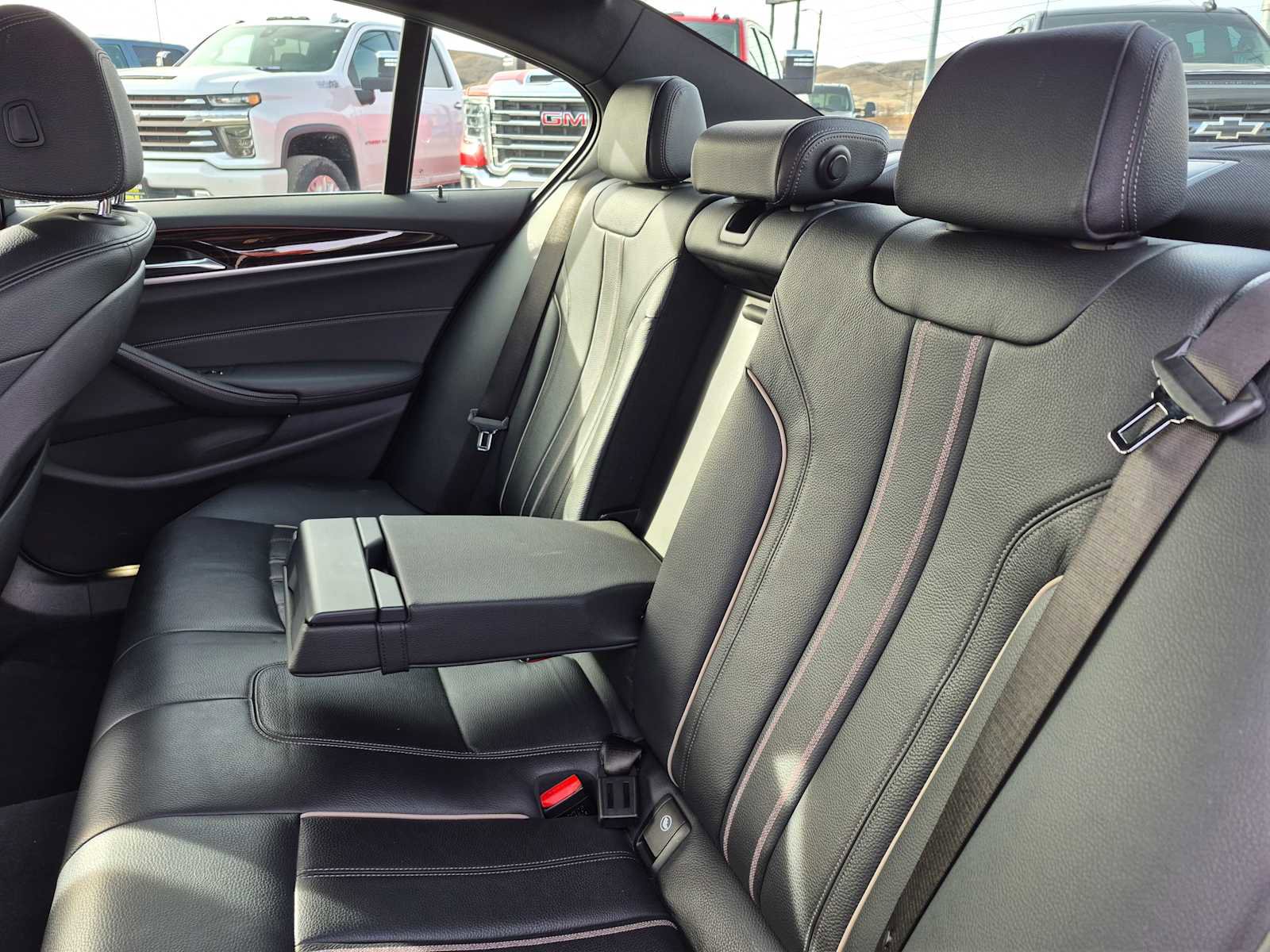 Used 2020 BMW 530i xDrive w/ Convenience Package image 34