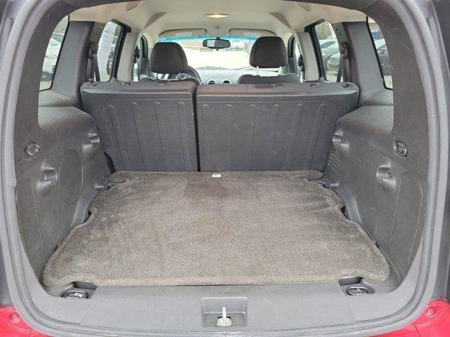 Used 2010 Chevrolet HHR LT image 8