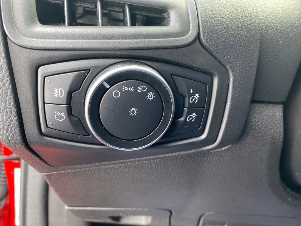 Used 2017 Ford Focus SE image 30