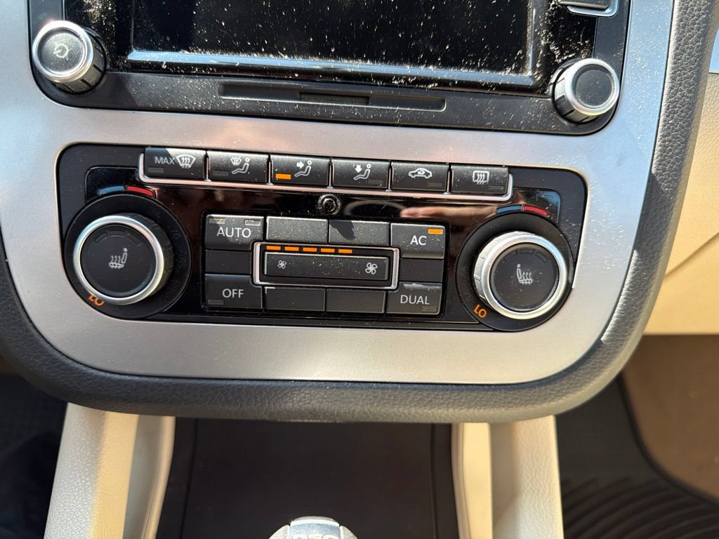 Used 2012 Volkswagen Eos Komfort FWD image 20