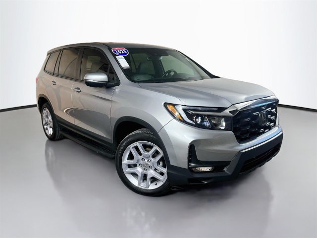 Used 2025 Honda Passport EX-L image 2