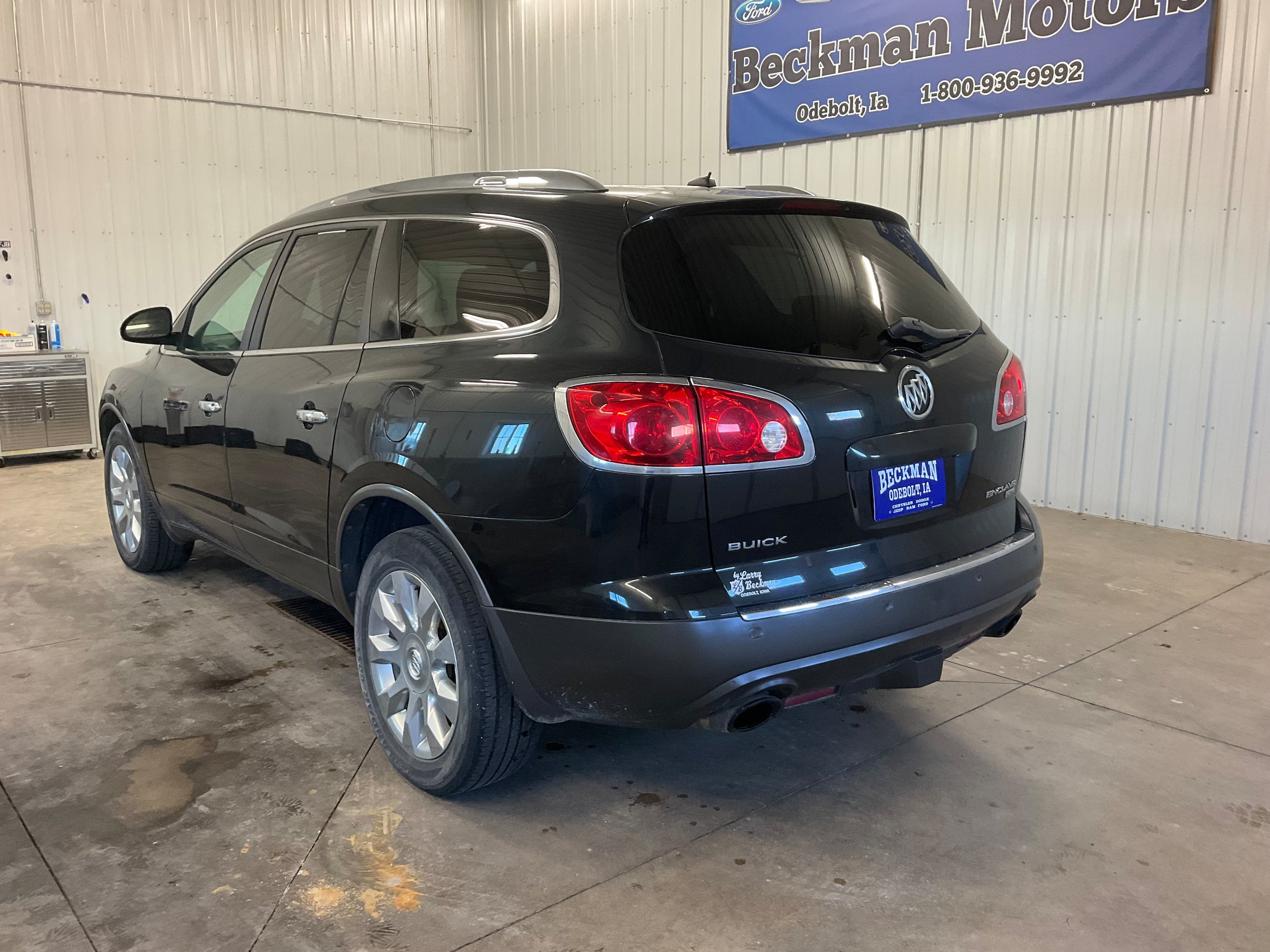 Used 2011 Buick Enclave CXL w/ Trailering Provision Package AWD/4WD image 3