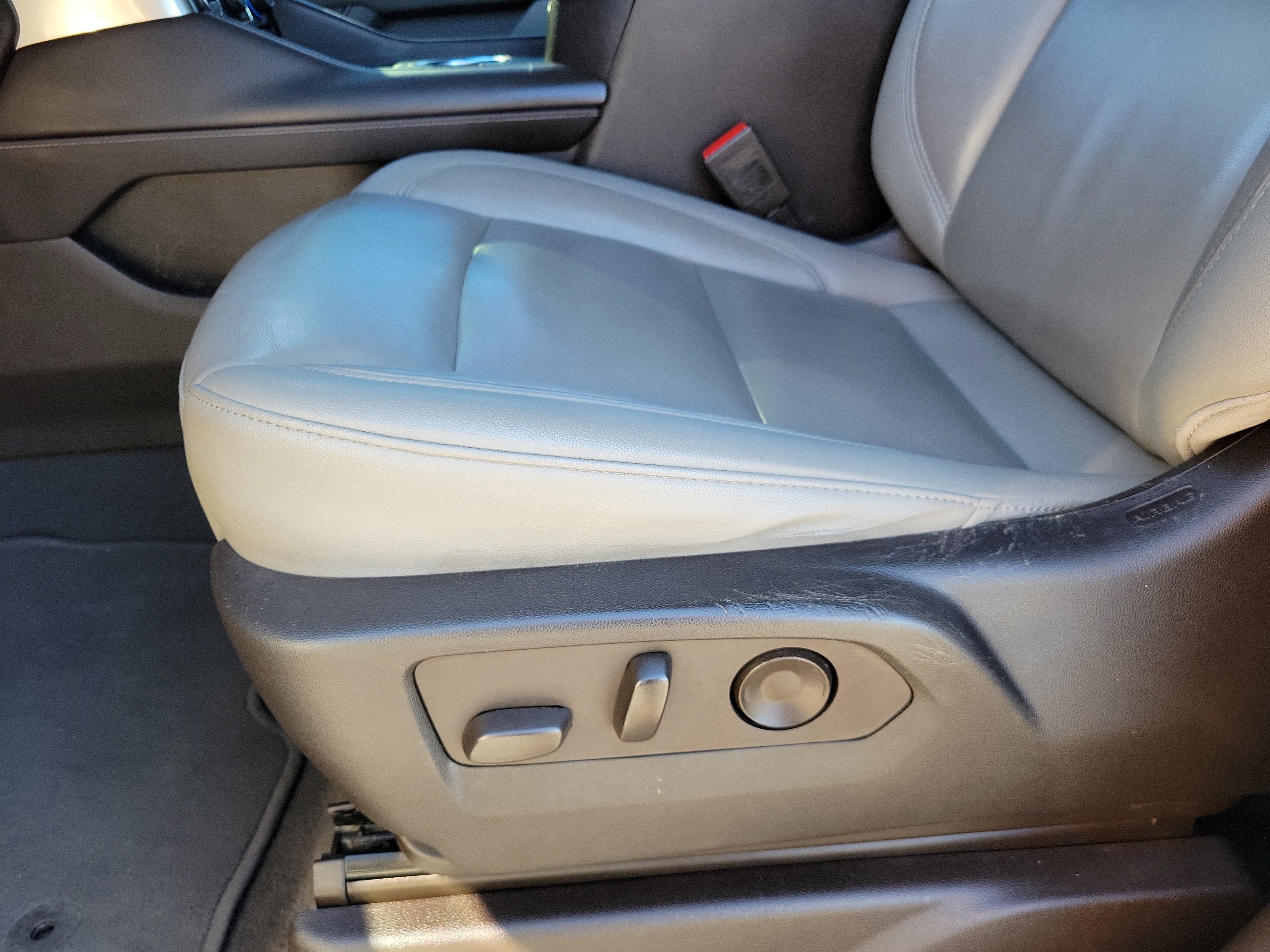 Used 2021 Chevrolet Tahoe Z71 w/ Z71 Off-Road Package image 15