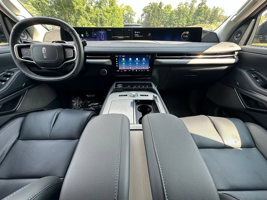 New 2027 Lincoln Navigator Reserve AWD/4WD image 22