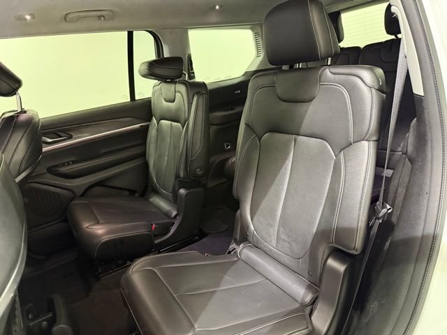 Used 2023 Jeep Grand Cherokee L Limited w/ Black Appearance Package AWD/4WD image 29