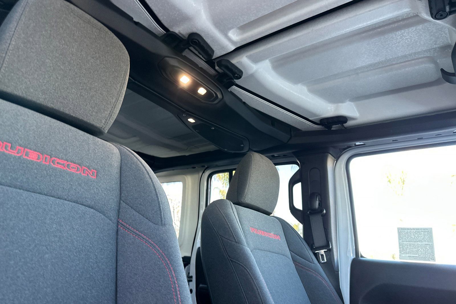 Used 2025 Jeep Wrangler Unlimited Rubicon image 17