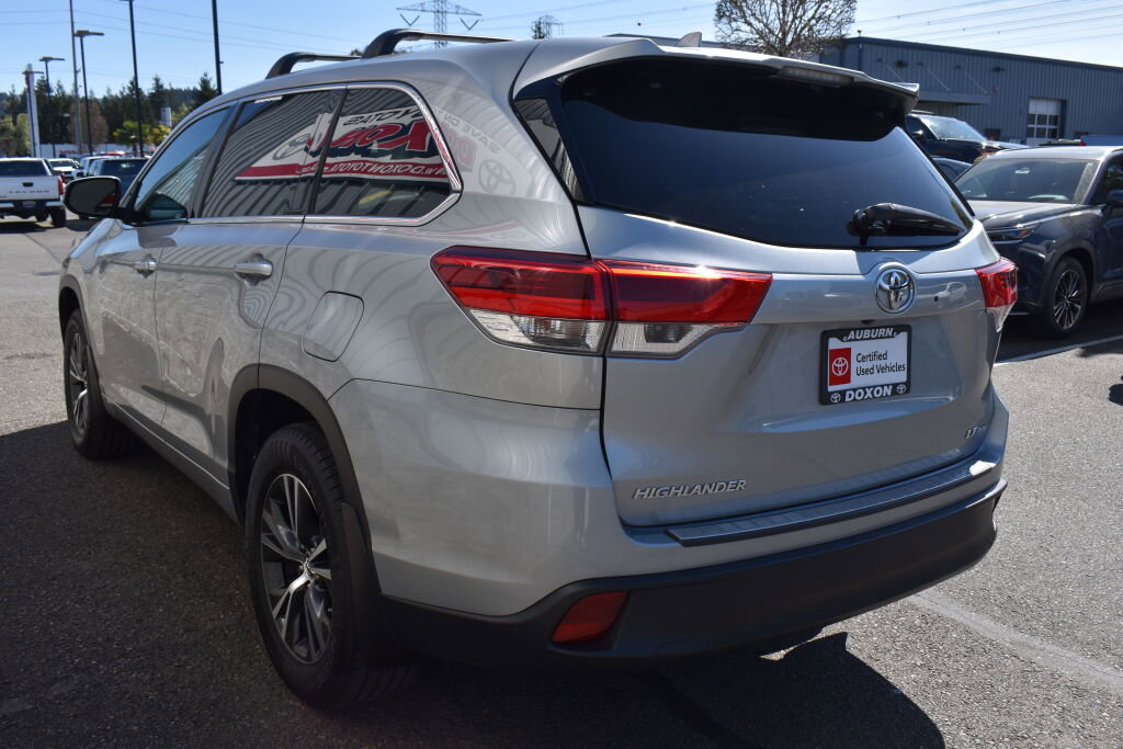 Certified 2017 Toyota Highlander Plus image 7