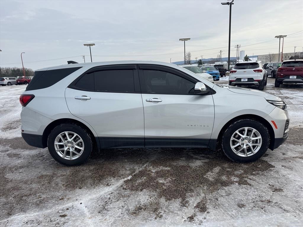 Used 2022 Chevrolet Equinox LS w/ LS Convenience Package image 2
