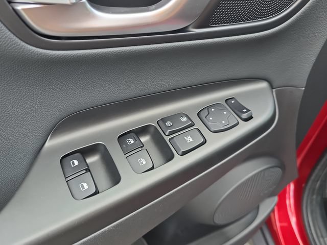 Used 2023 Hyundai Kona Limited AWD/4WD image 19