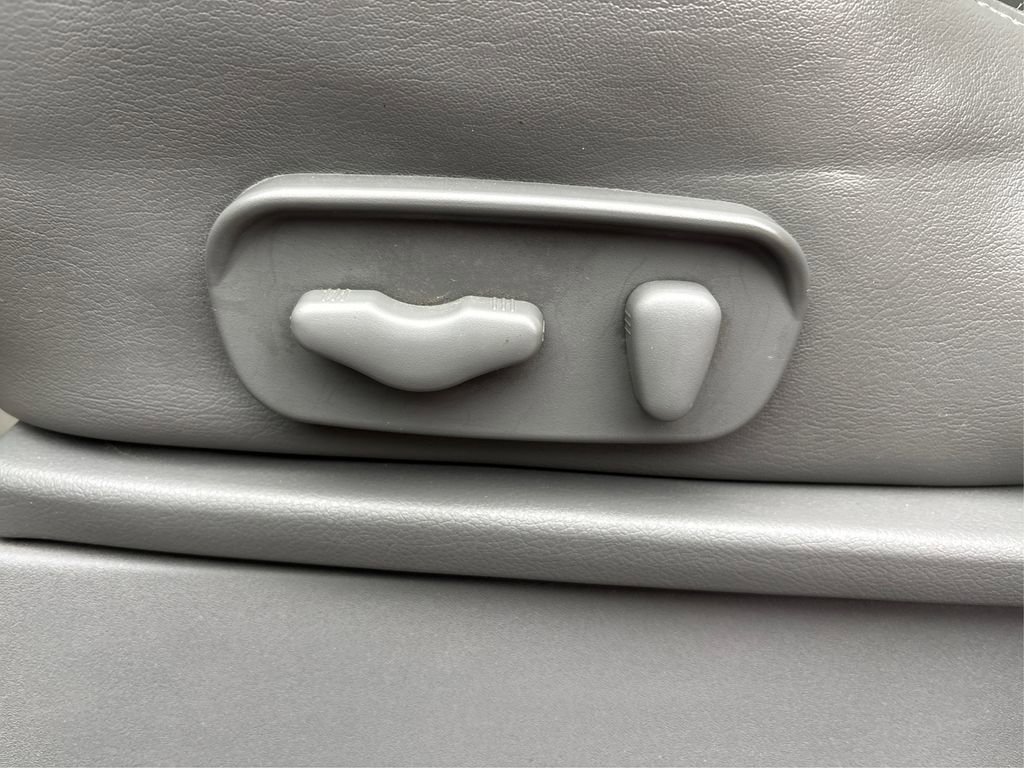 Used 2015 Nissan Frontier SL image 38