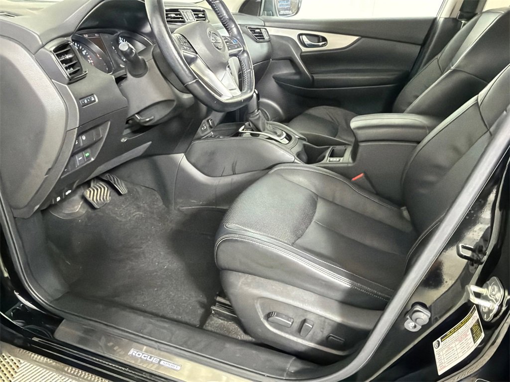 Used 2020 Nissan Rogue Sport SL w/ Premium Package image 11