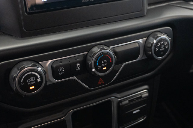 Used 2020 Jeep Wrangler Sport AWD/4WD image 9