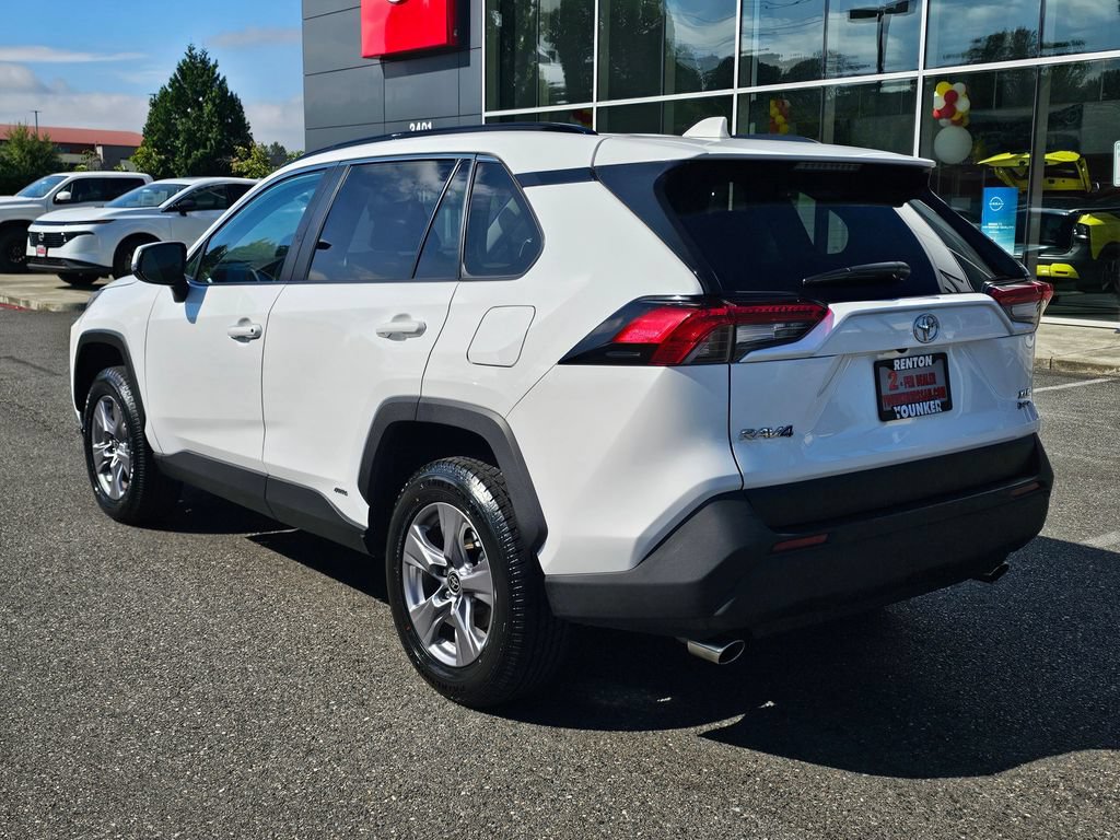 Used 2025 Toyota RAV4 XLE AWD/4WD image 7