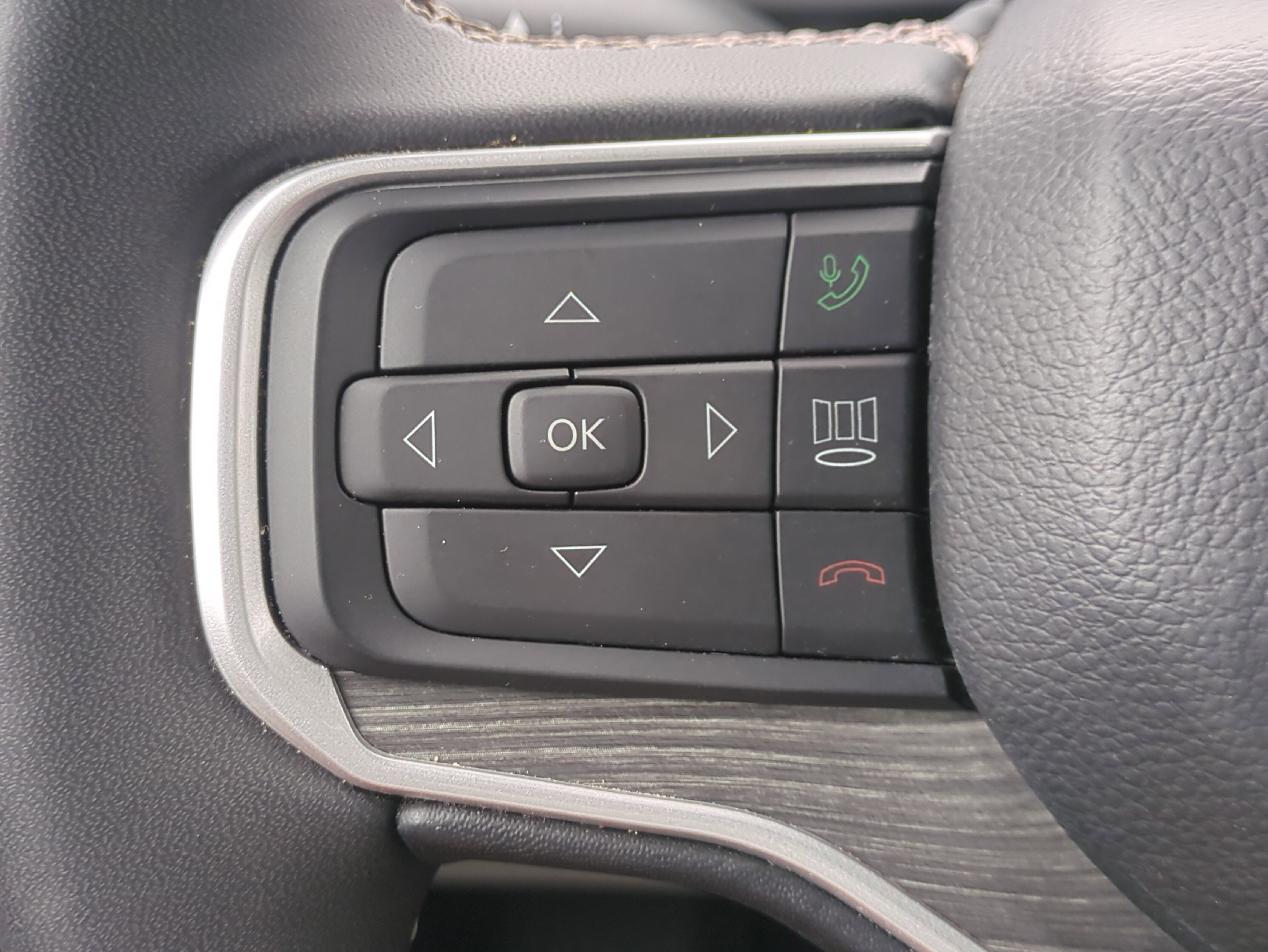 Certified 2024 Jeep Wagoneer L Series III w/ Flexible Seating Group image 26