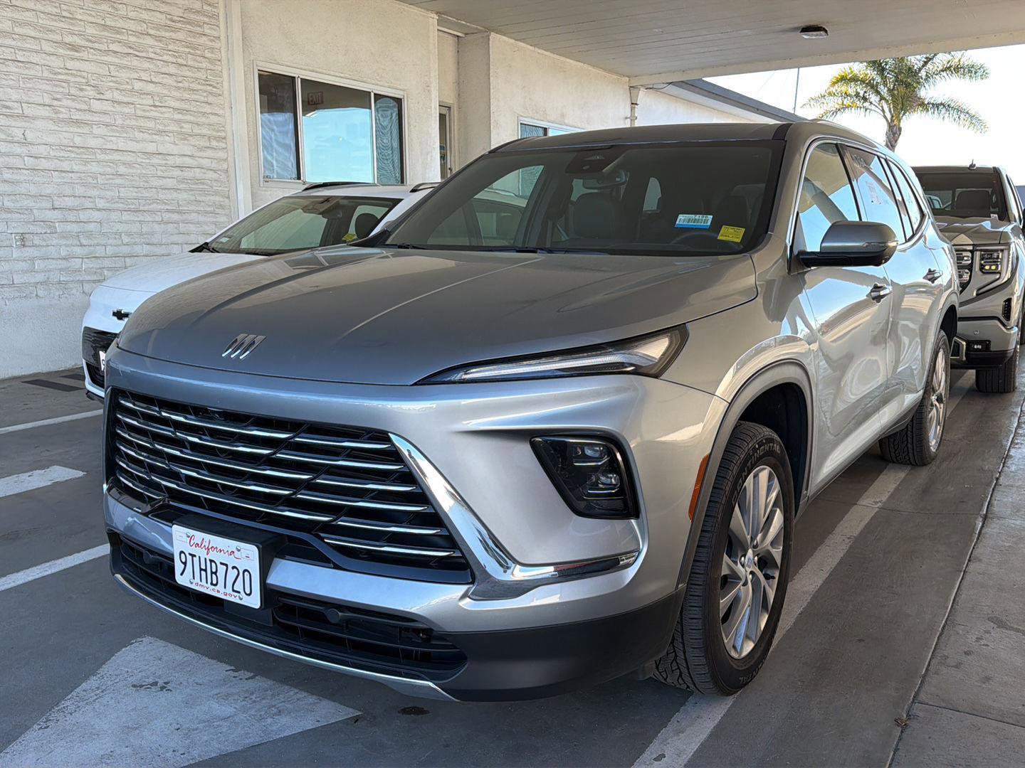 Used 2025 Buick Enclave Preferred image 1