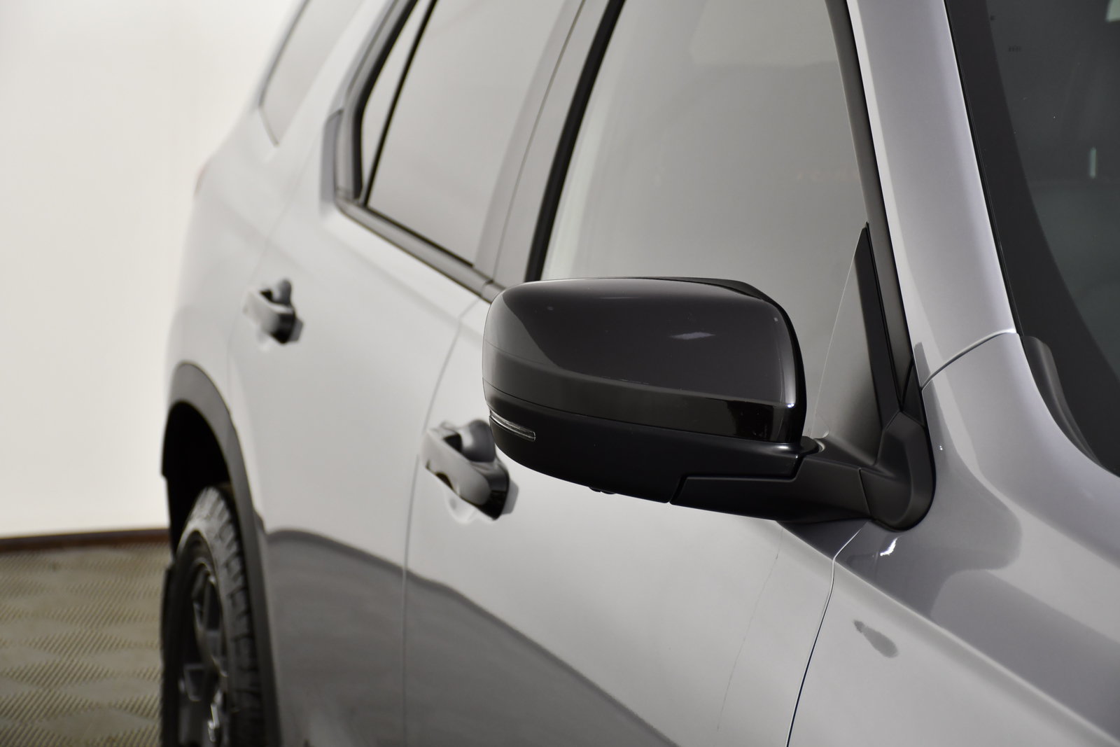 Used 2025 Honda Pilot TrailSport image 14
