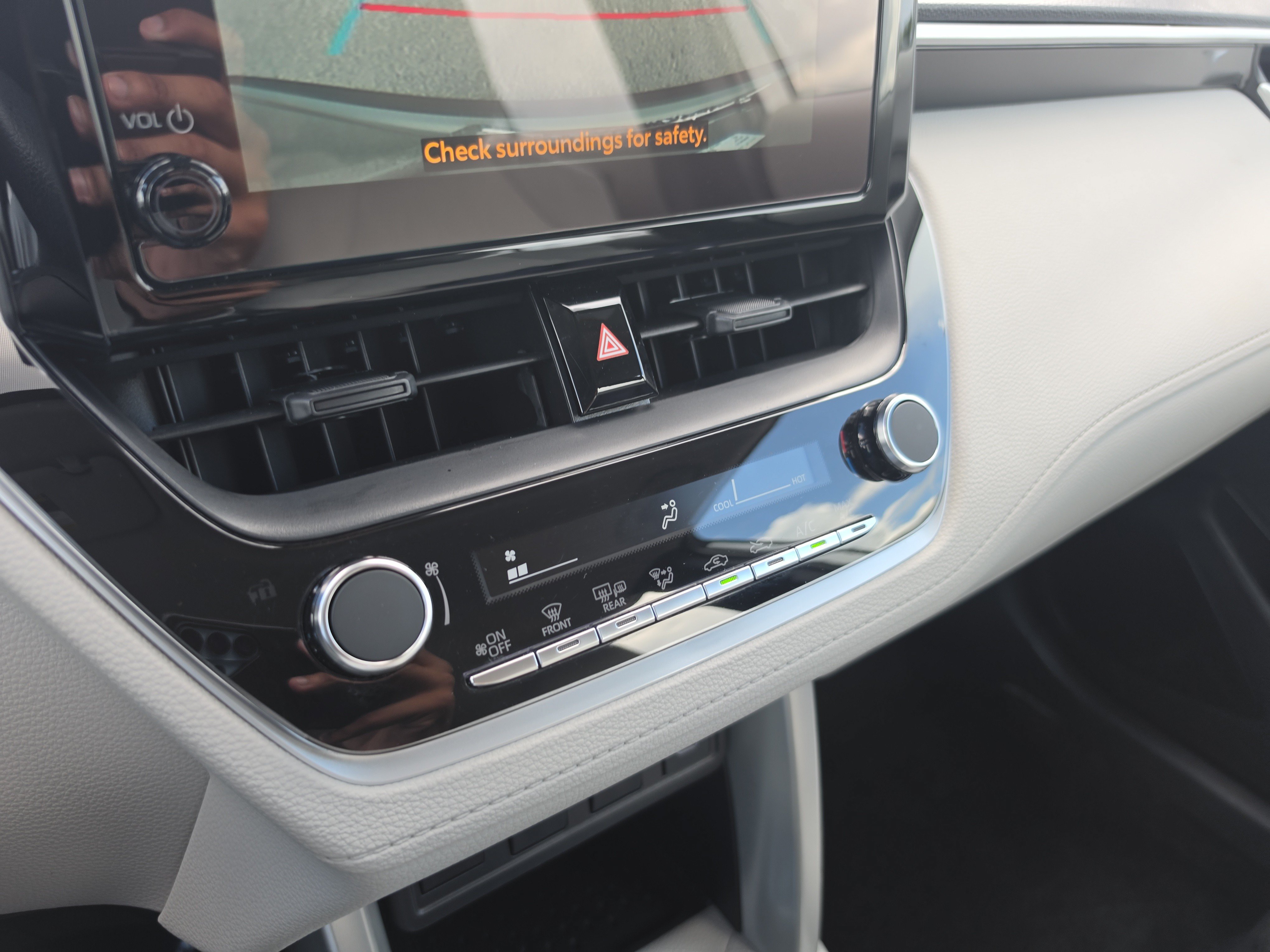 Used 2025 Toyota Corolla Cross L FWD image 27