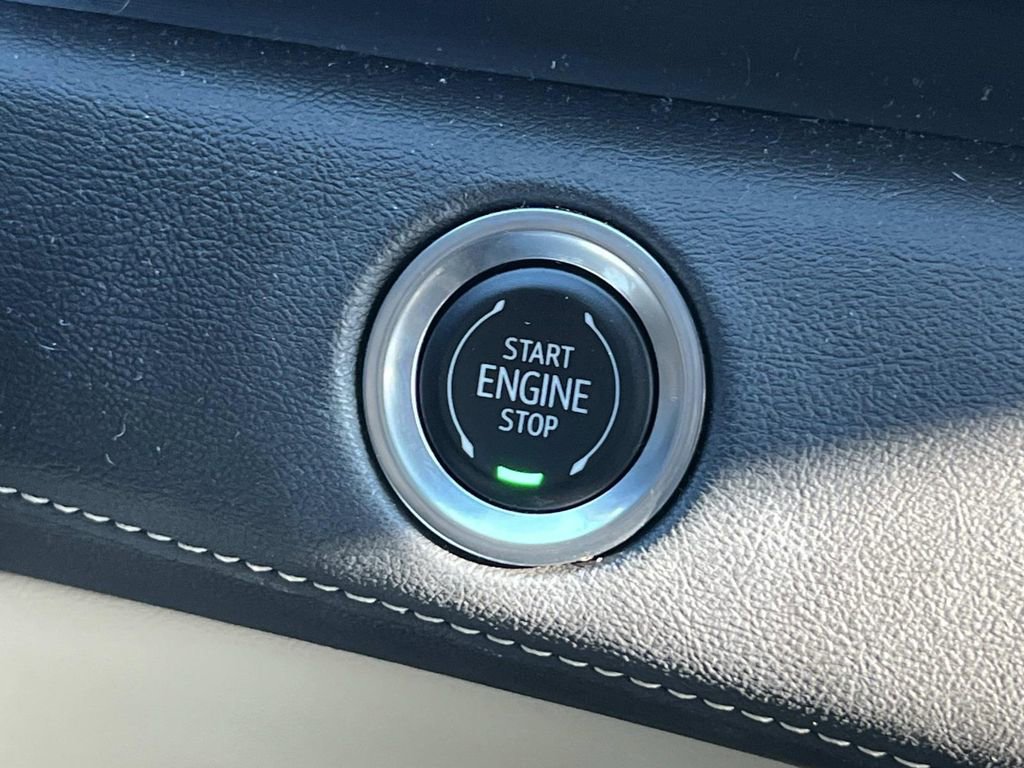 Certified 2021 Cadillac Escalade Premium Luxury w/ Driver Assist Tech Package image 41