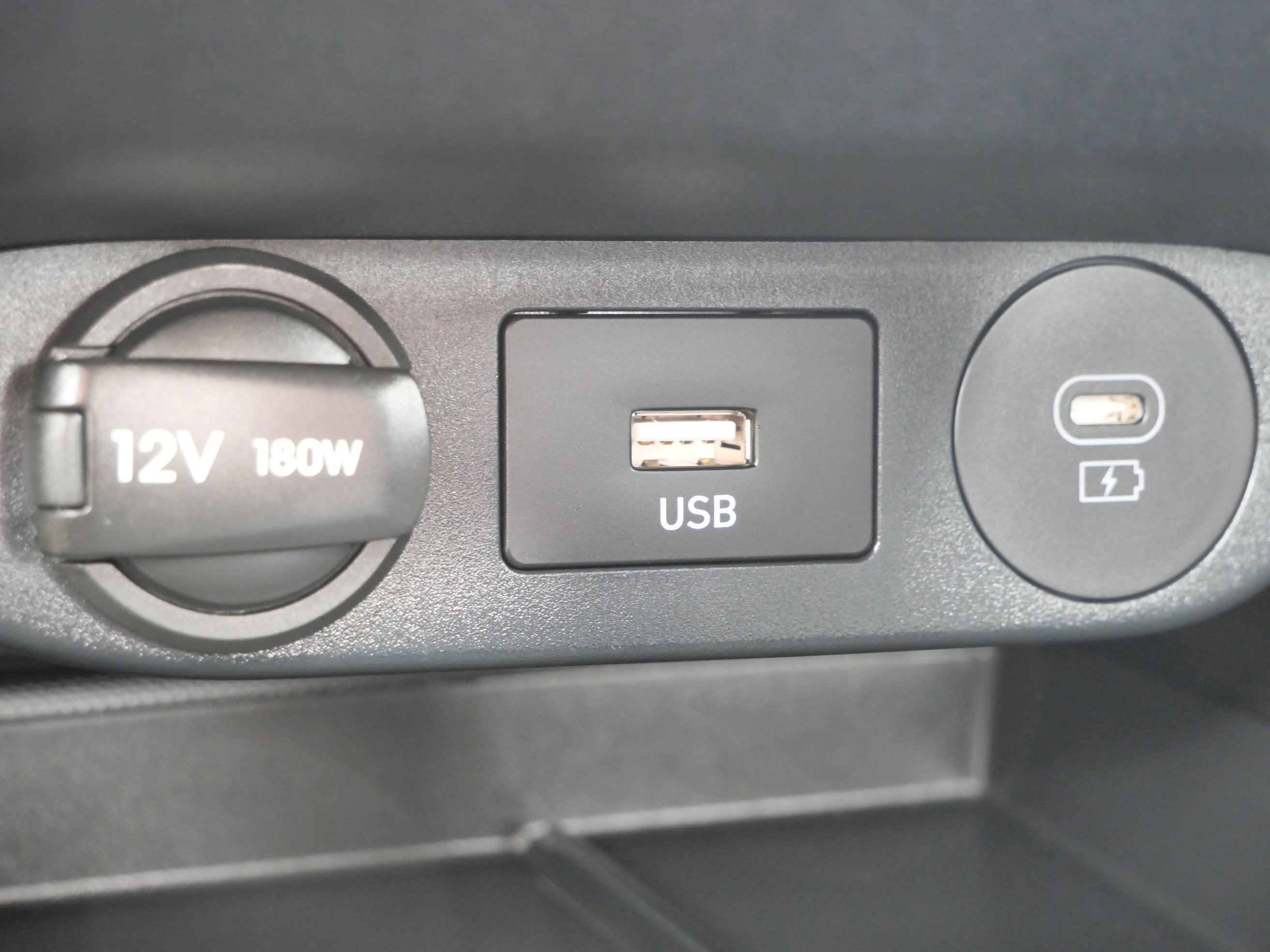 Used 2025 Hyundai Elantra SEL image 28