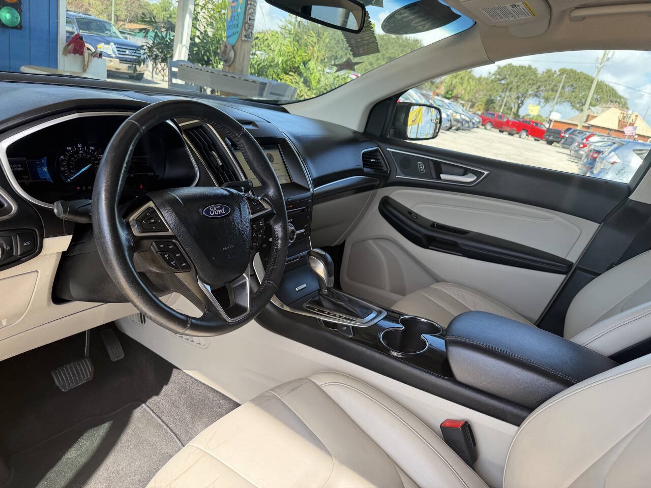 Used 2018 Ford Edge Titanium FWD image 10