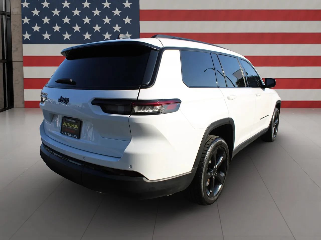 Used 2023 Jeep Grand Cherokee L Laredo RWD image 37